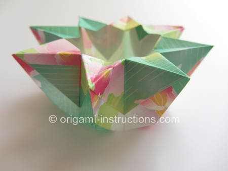 origami-8-pointed-vase-step-1