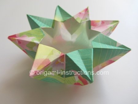 origami-8-pointed-vase-step-1