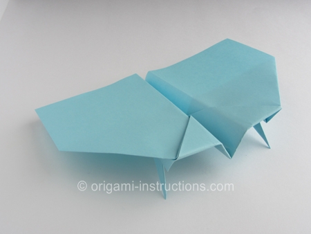 origami-airplane-with-landing-gear