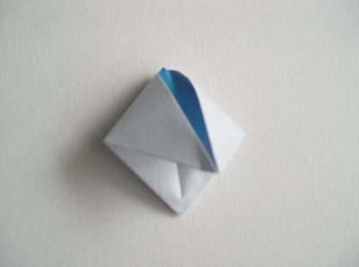 origami-boat-folded square