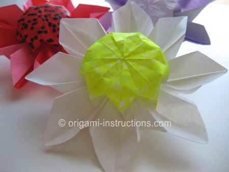 completed-origami-daisy