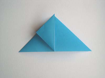 origami-diamond-one corner of balloon base folded up