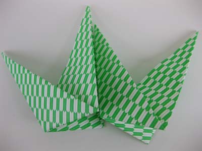 origami-lily-stem-step-9