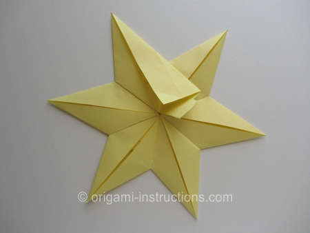 origami-modular-6-pointed-star-step-13