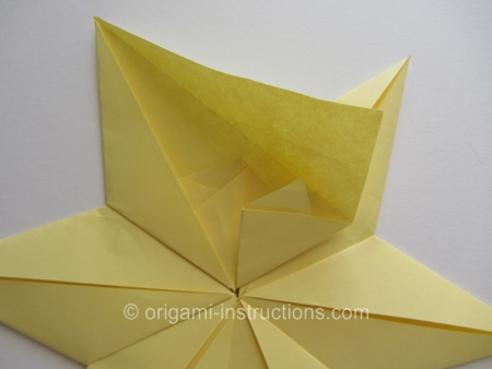 origami-modular-6-pointed-star-step-13