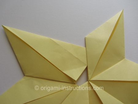 origami-modular-6-pointed-star-step-13