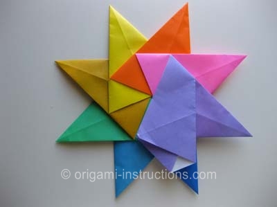 origami-modular-8-pointed-star-step-10