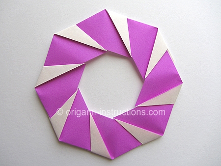 origami-modular-candy-cane-wreath
