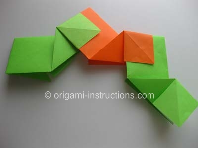 origami-modular-wreath-step-11