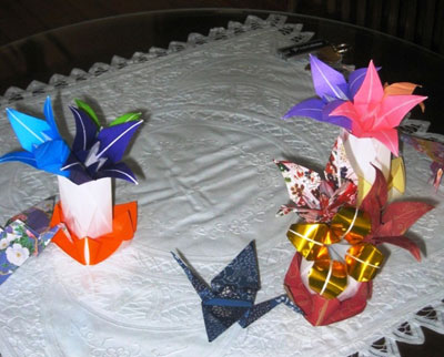 Origami Lily at origami-instructions.com