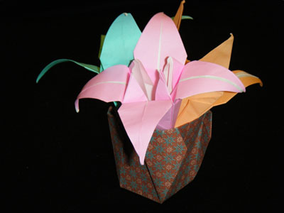 Origami Lily at origami-instructions.com