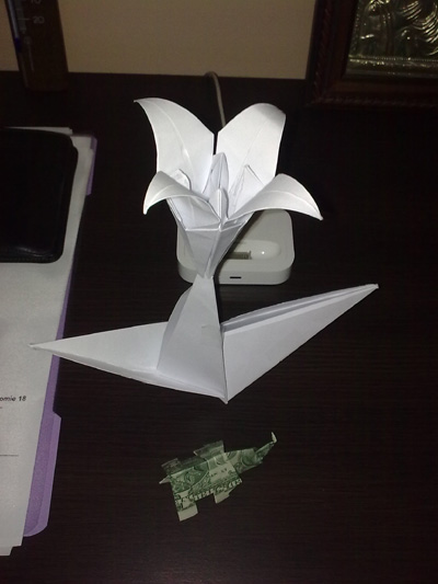 origami-lily-with stem