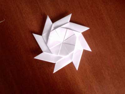 Origami Modular Pinwheel at origami-instructions.com