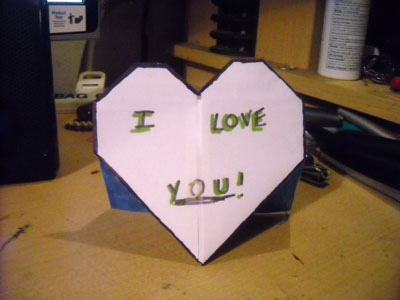 origami-heart-with-stand