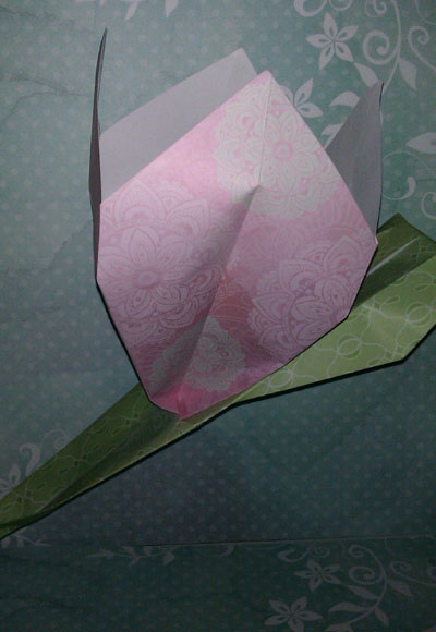 Origami Tulip at origami-instructions.com