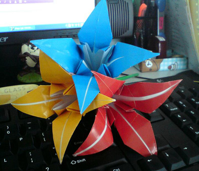 Origami Lily at origami-instructions.com