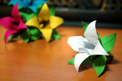 Origami Lily at origami-instructions.com