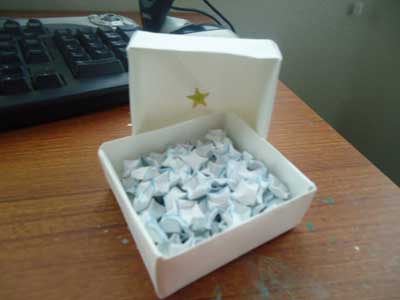 How to Fold miniature 3D origami lucky stars from long paper strips «  Origami :: WonderHowTo