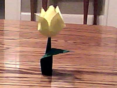 origami-traditional-tulip-leaf