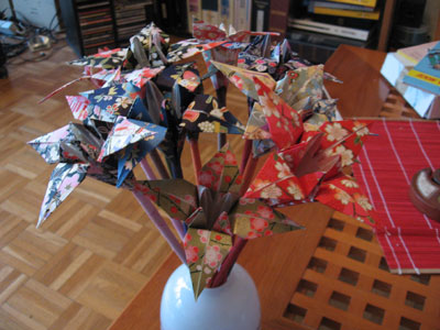 Origami Lily at origami-instructions.com