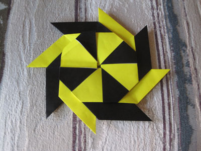 Origami Modular Pinwheel at origami-instructions.com