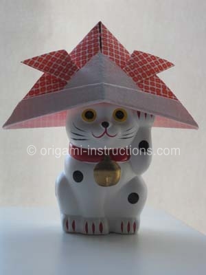 model-wearing-origami-samurai-helmet