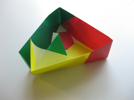 31-origami-triangular-box