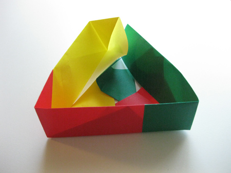 32-origami-triangular-box